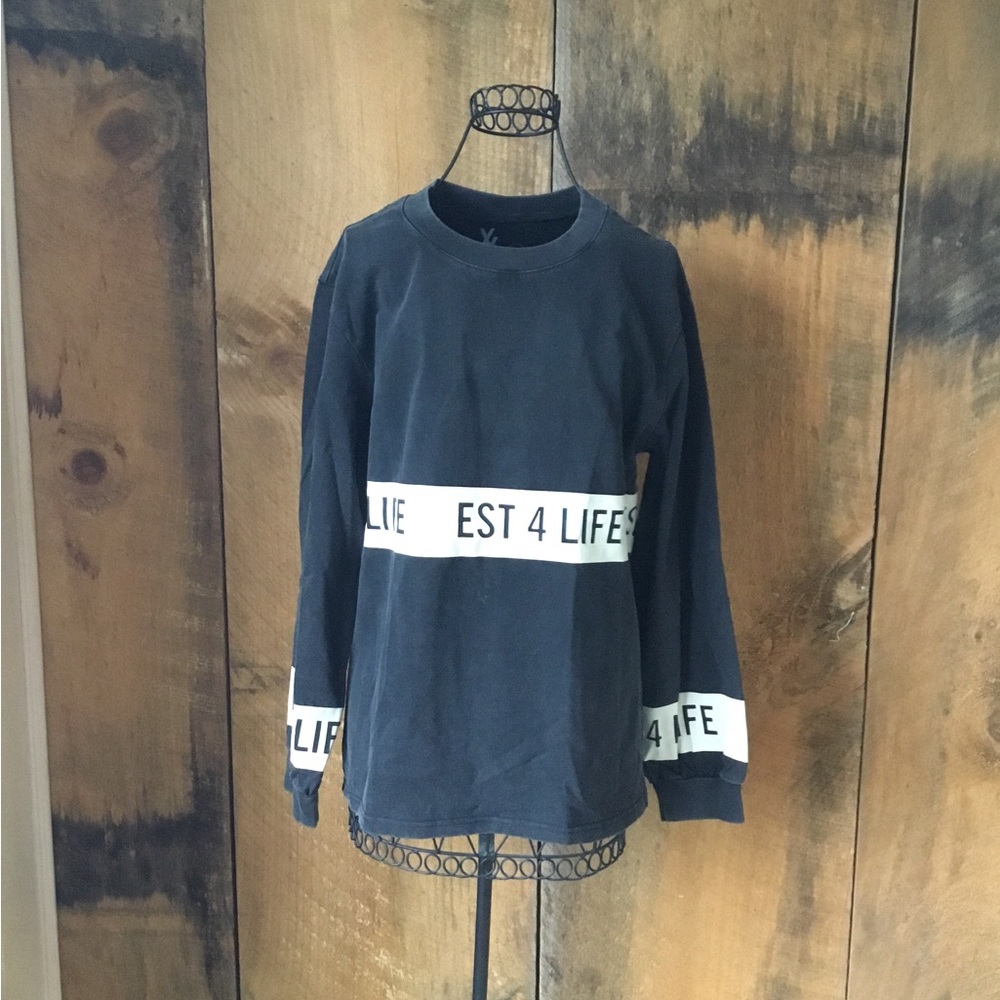 EST 4 Life MGK Top. NWOT